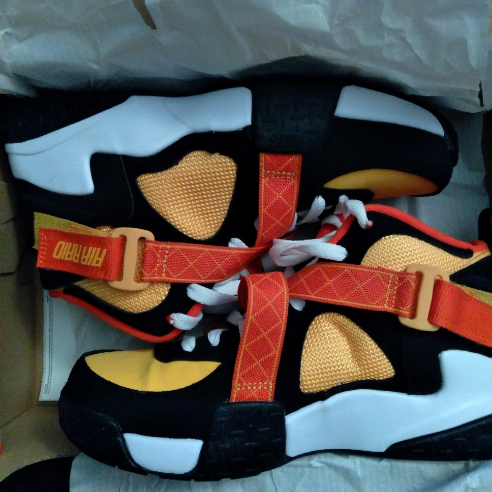 Youth Boys NIKE AIR Sneakers
